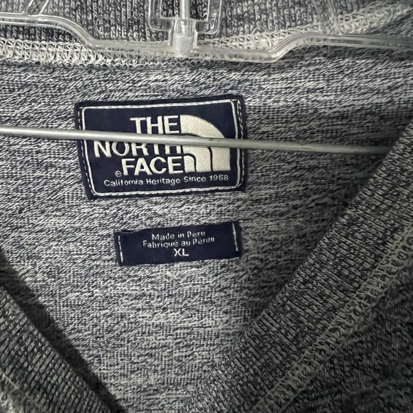 North Face Pull Over - Picture 2 of 2